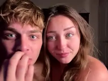 Chaturbate Live Sex Cam of alphavibesxxx