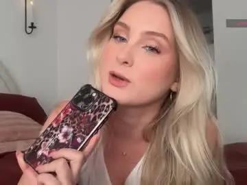 Chaturbate Live Sex Cam of bellaryderr