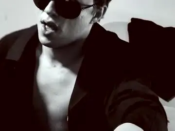 Chaturbate Live Sex Cam of markshot_