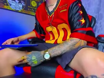 Chaturbate Best live sex cam show of daniel_tattooed_smoker