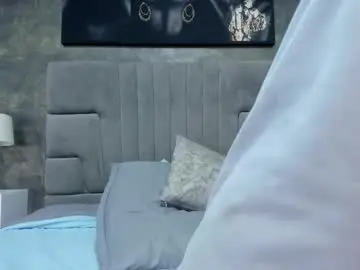 Chaturbate Live Sex Cam of bruce_hans