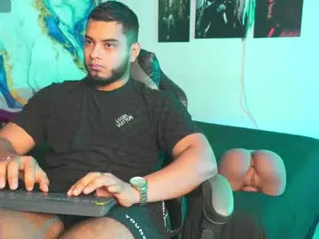 Chaturbate Adult Video Chat of tyler_price01