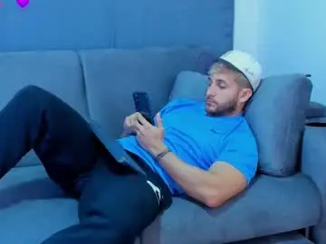 Chaturbate Live Porn of apolo_strange