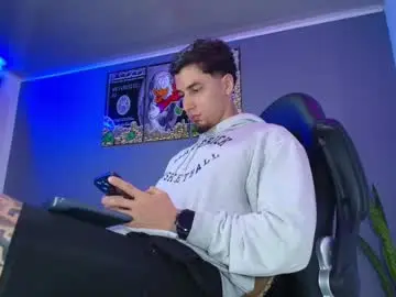 Chaturbate Private Sex Chat of camiloalvarezzz3