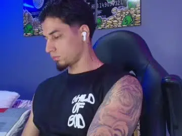 Chaturbate Sex Cam of camiloalvarezzz3