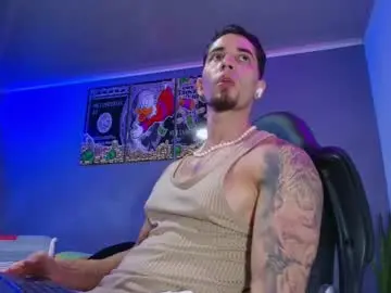 Chaturbate Sex Cam of camiloalvarezzz3