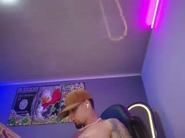 Chaturbate Sex Cam of camiloalvarezzz3