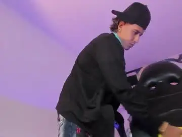 Chaturbate Free Porn Cam of haydenn_boy