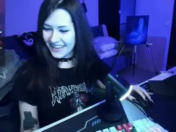 Chaturbate Best live sex cam show of crimson_web