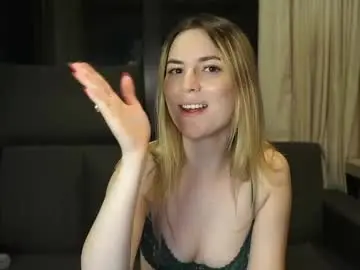 Chaturbate Sex Cam of chloesweetdreams