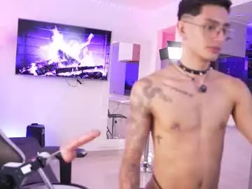 Chaturbate Live Sex Cam of sebas_palacioo