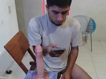 Chaturbate Live Sex of maxi_dick33