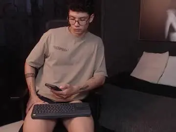 Chaturbate Sex Cam of magic_boy01