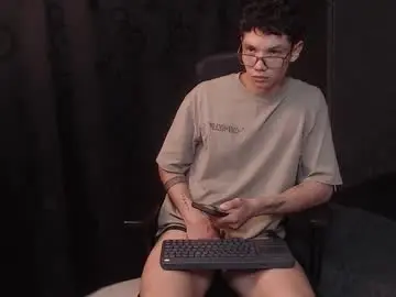 Chaturbate Adult Video Chat of magic_boy01