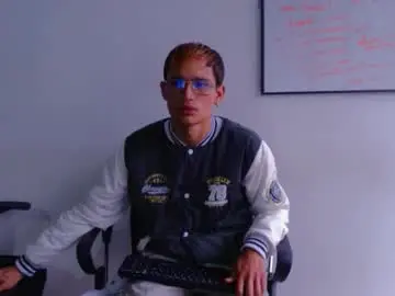 Chaturbate Live Sex Cam of damian_garciaah