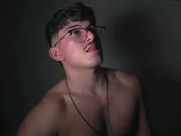 Chaturbate Free Live Porn of simoon_01