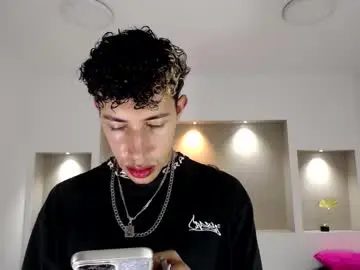 Chaturbate Best live sex cam show of zaid_branson