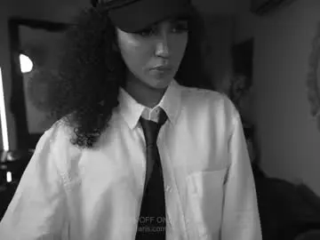 Chaturbate Watch Live Sex Cams of amnie_