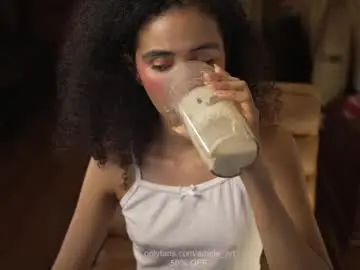 Chaturbate Watch Live Sex Cams of amnie_