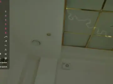 Chaturbate Live Sex Cam of bella__sss