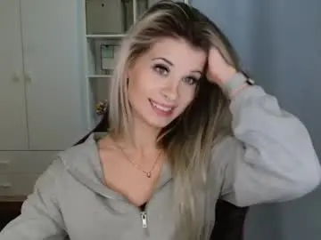 Chaturbate Live Porn of kristineamore