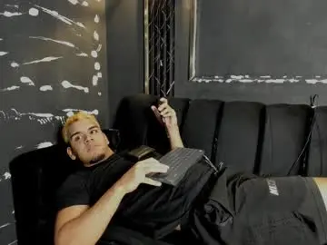 Chaturbate Watch Live Sex Cams of mr_maximo