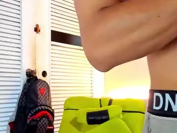 Chaturbate Live Sex Cam of danii_scot