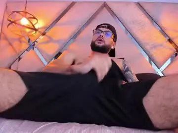 Chaturbate Nude Webcam of kylejoss30