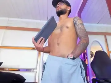 Chaturbate Watch Live Sex Cams of kylejoss30