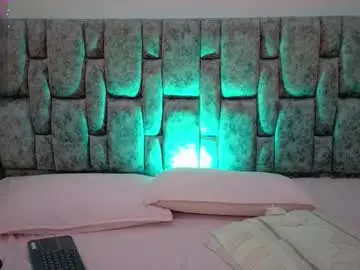 Chaturbate Watch Live Sex Cams of r3d_moons__