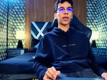 Chaturbate Sex Chat of aiden_royce