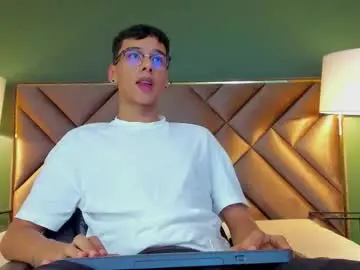 Chaturbate Free Porn Cam of aiden_royce