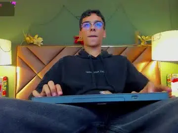 Chaturbate Nude Webcam of aiden_royce