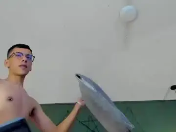 Chaturbate Live Sex Cam of aiden_royce