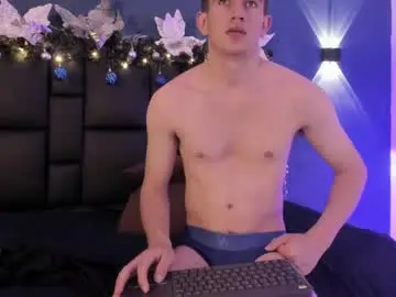 Chaturbate Live Sex Cam of mikaelslow