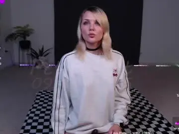 Chaturbate Best live sex cam show of petitebrat