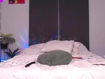Chaturbate Live Sex Cam of petitebrat