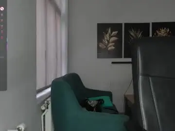 Chaturbate Live Sex Cam of agelina_summer