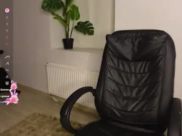 Chaturbate Live Sex Cam of agelina_summer