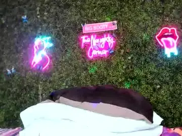 Chaturbate Best live sex cam show of bigbuttsarena