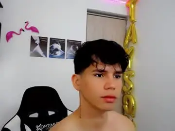Chaturbate Sex Cam of kiss_whitee