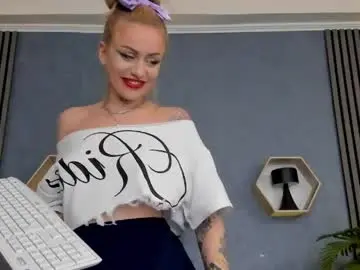 Chaturbate Free Porn Cam of amyriderr