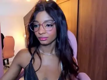 Chaturbate Live Sex Cam of alika_houston