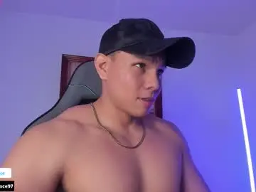 Chaturbate Live Sex Cam of roy__constance