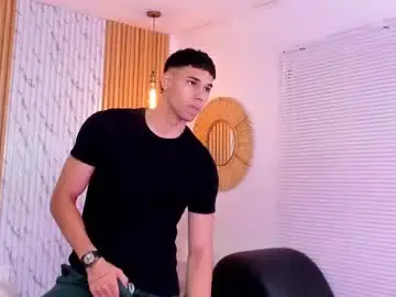 Chaturbate Sex Cam of thomas_walker0