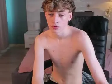 Chaturbate Live Porn of lovely_kevin_