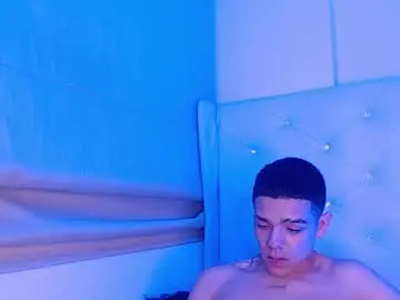 Chaturbate Adult Video Chat of noah_and_kim69