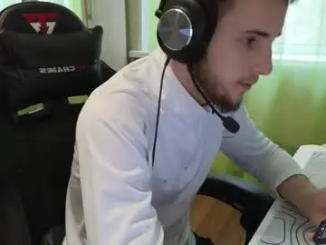 Chaturbate Adult Webcams of golden_boyyy21