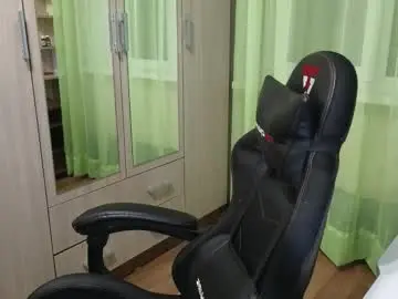 Chaturbate Free Porn Cam of golden_boyyy21