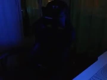 Chaturbate Nude Webcam of golden_boyyy21